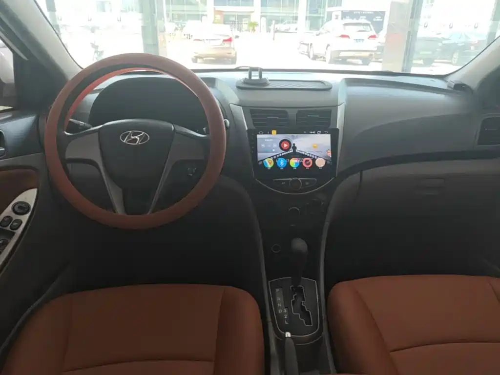 Hyundai Verna — миниатюра 10