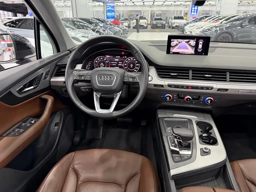 Audi Q7 — миниатюра 12