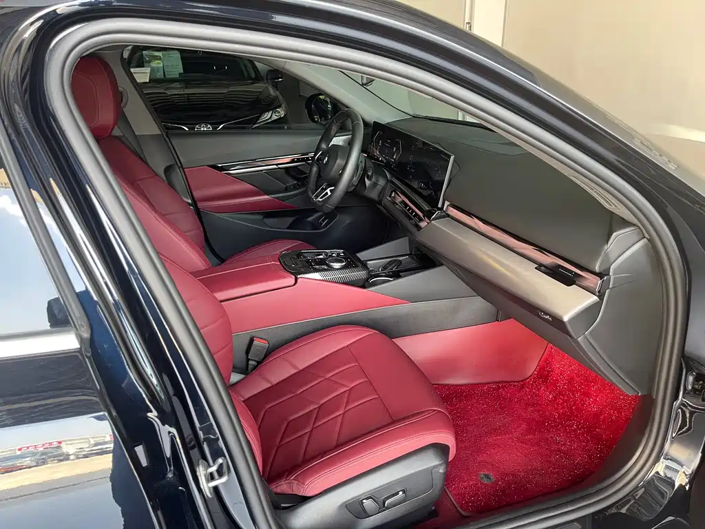 BMW 5 Series — миниатюра 26