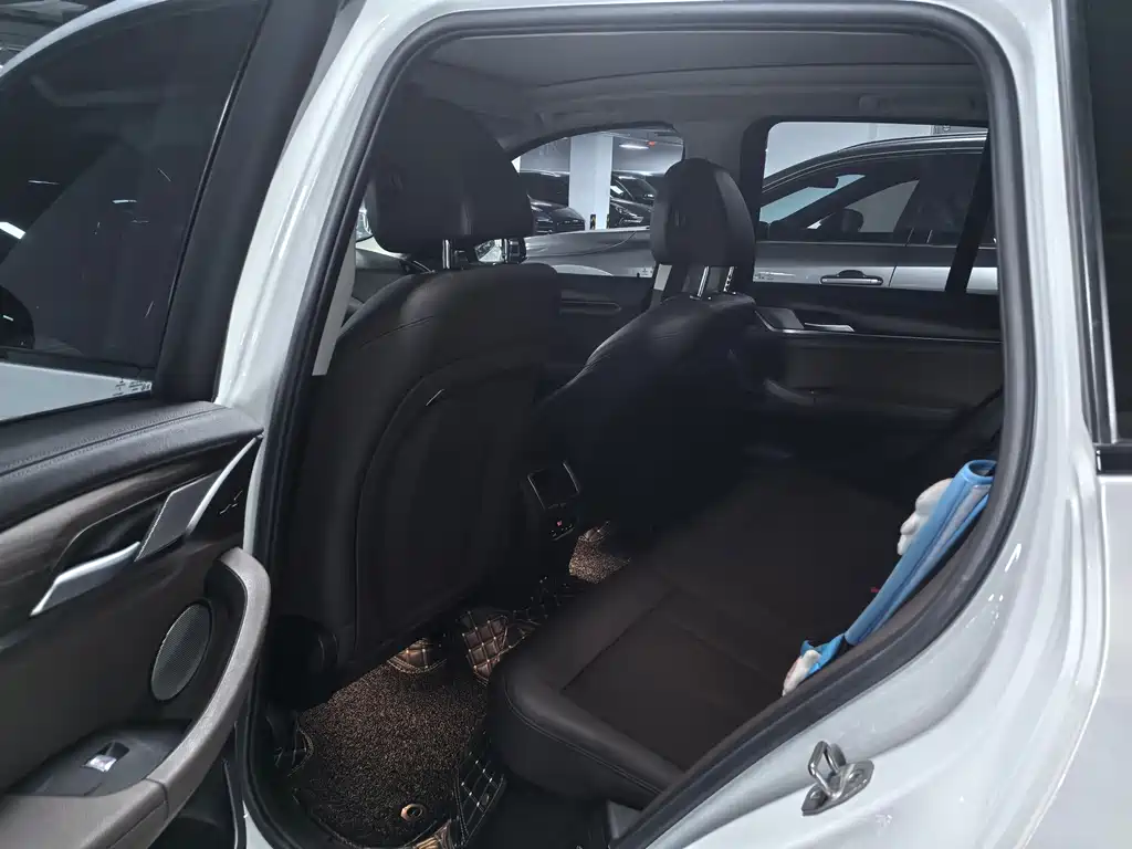 BMW X3 — миниатюра 8