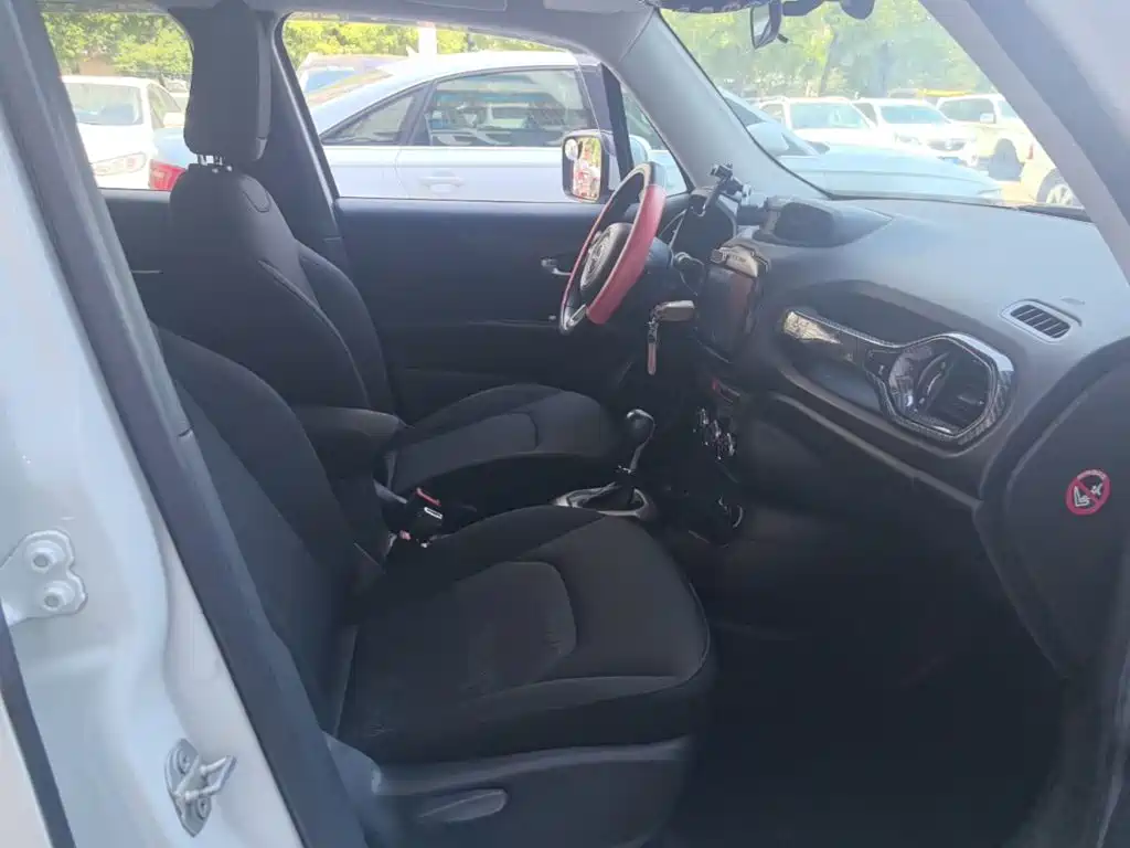 Jeep Renegade — миниатюра 25