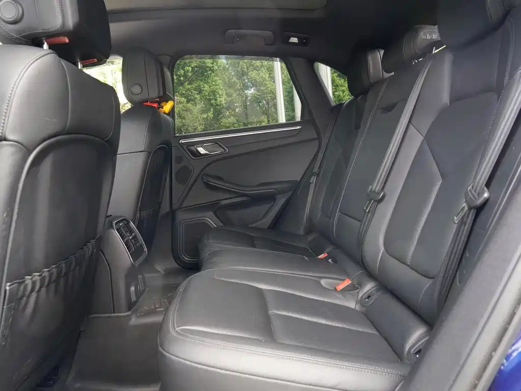 Porsche Macan — миниатюра 11
