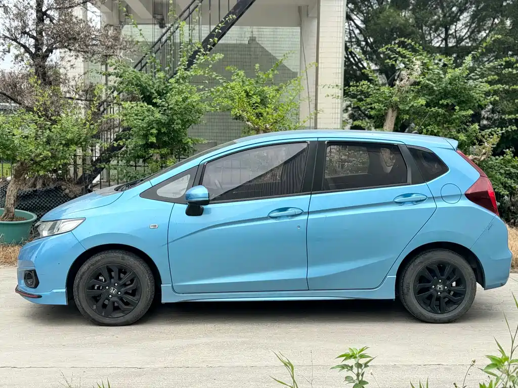 Honda Fit — миниатюра 4