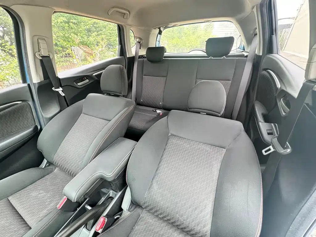 Honda Fit — миниатюра 15
