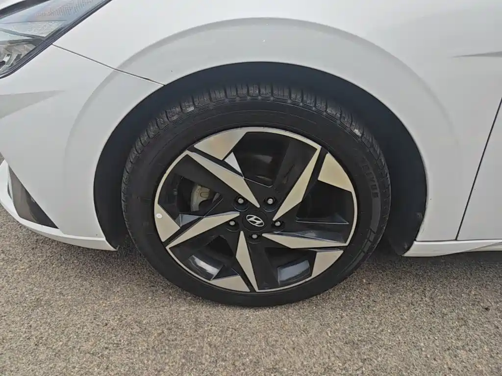 Hyundai Elantra — миниатюра 23
