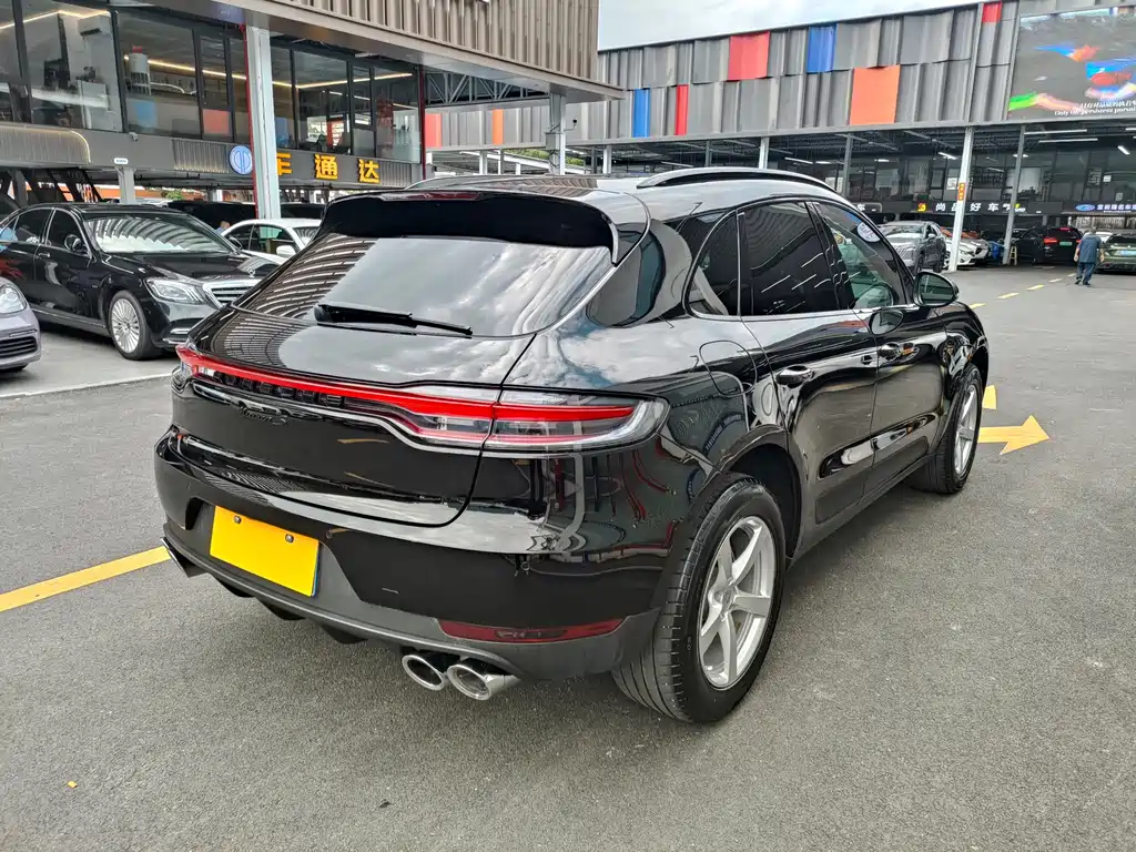 Porsche Macan — миниатюра 6