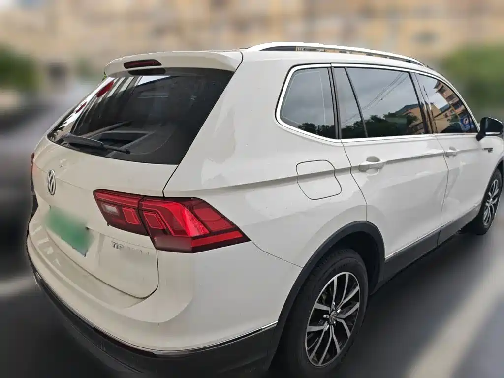 Volkswagen Tiguan L — миниатюра 4