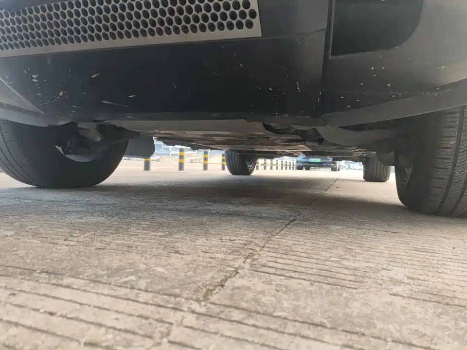 Land Rover Defender — миниатюра 10
