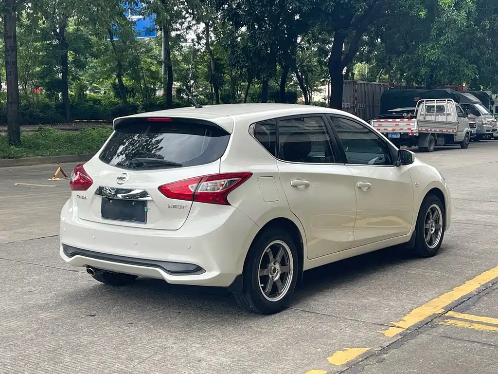Nissan Tiida — миниатюра 15