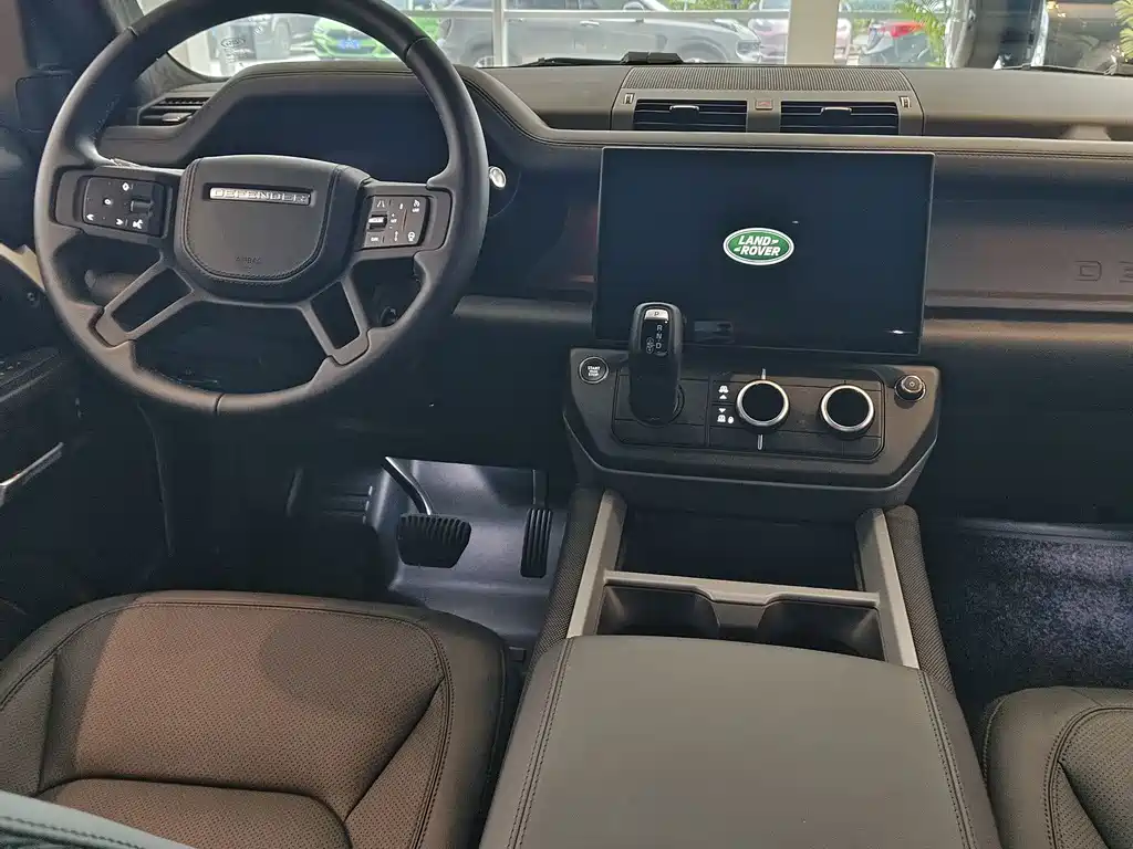 Land Rover Defender — миниатюра 7
