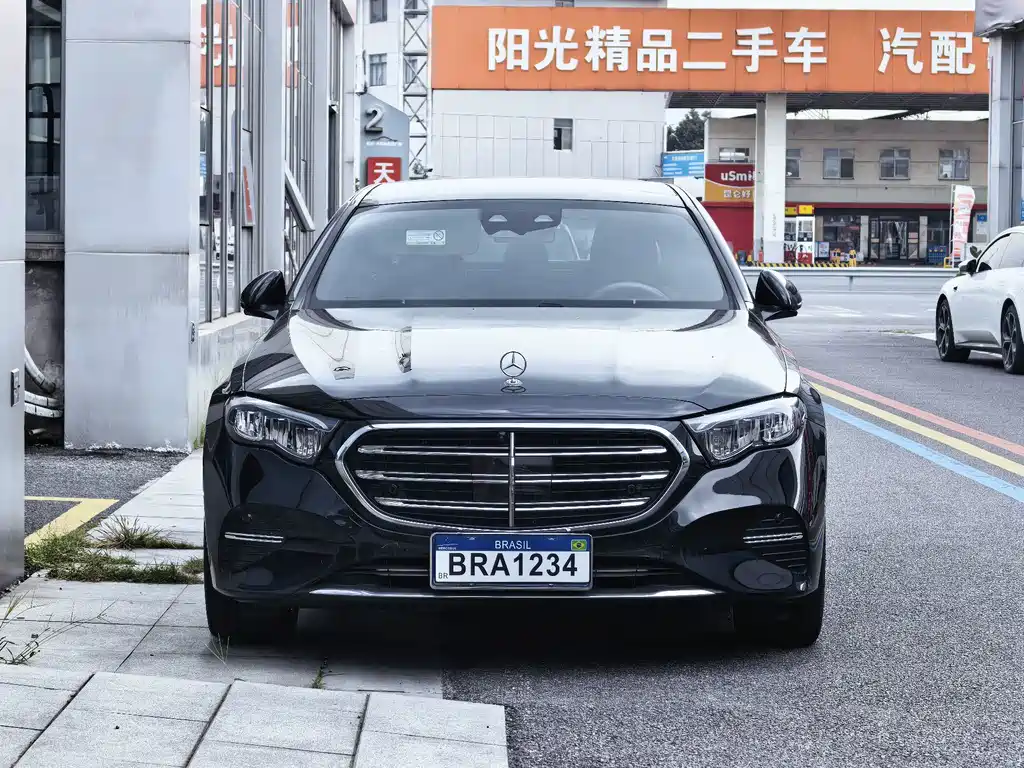 Mercedes-Benz E-Class — миниатюра 2