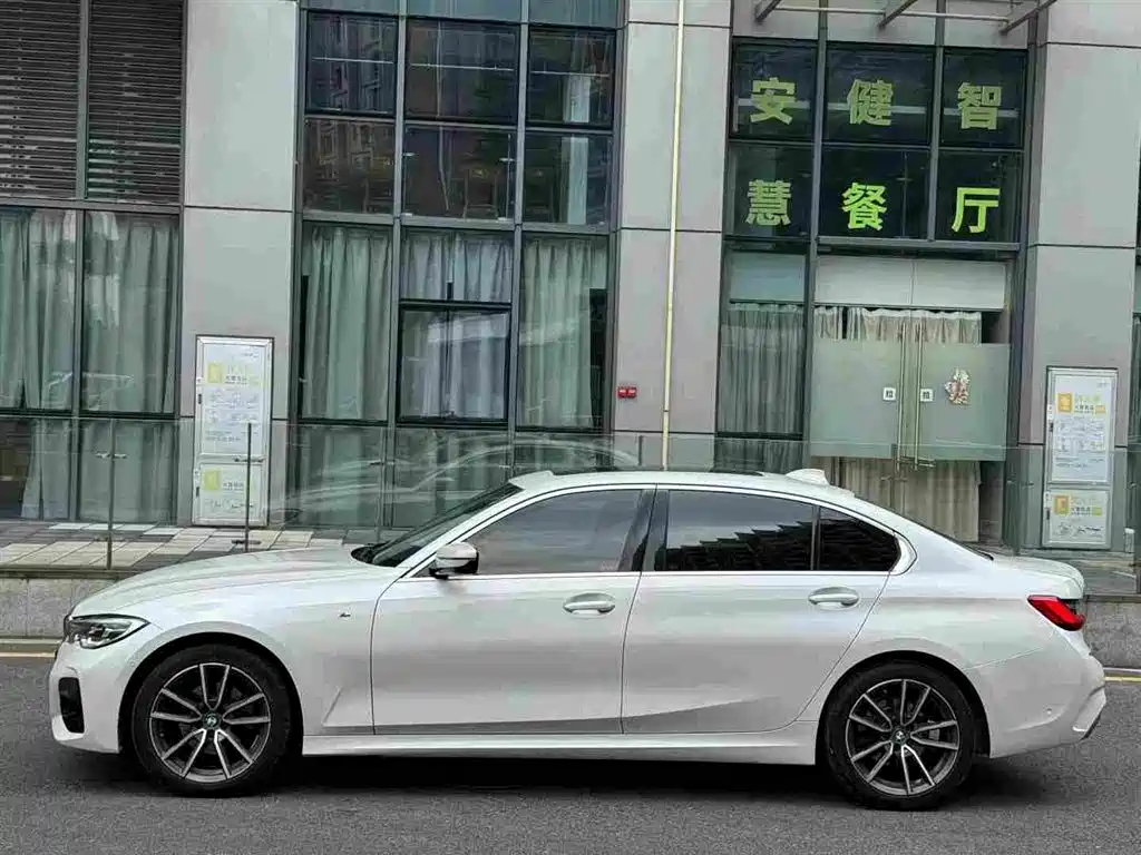 BMW 3 Series — миниатюра 2