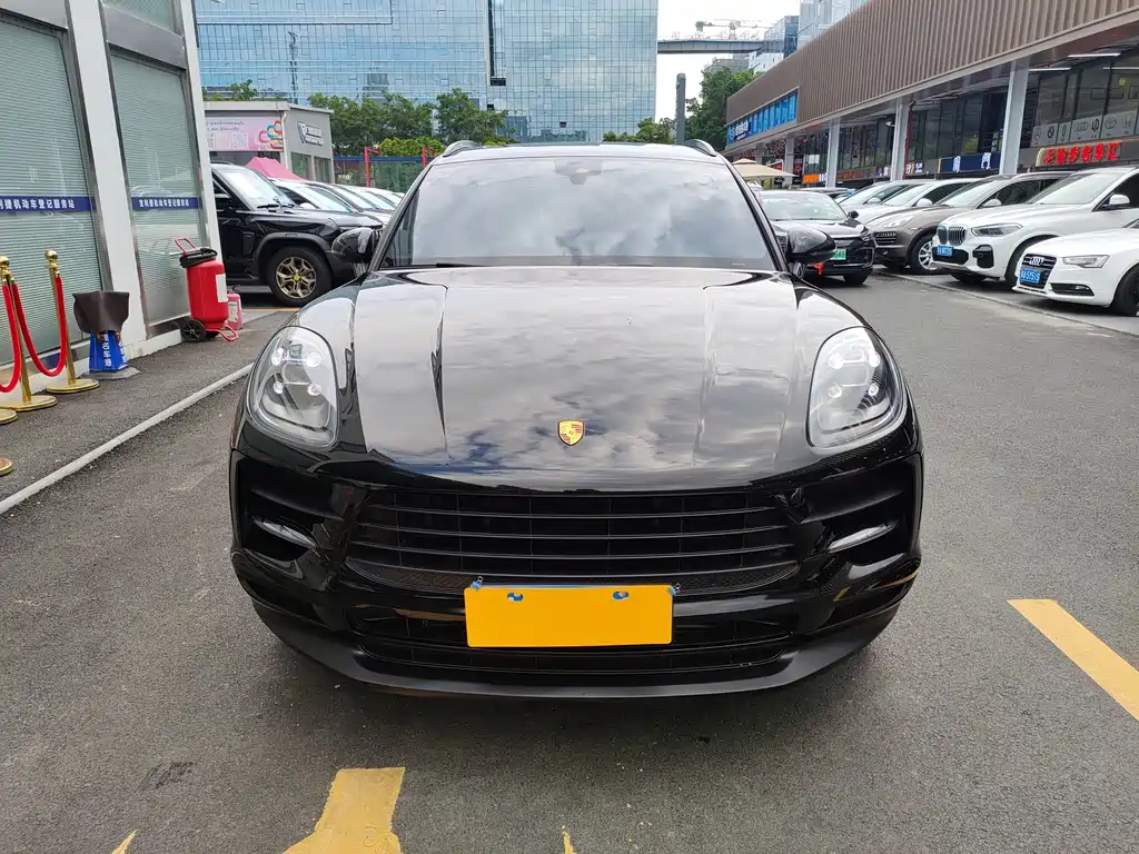 Porsche Macan — миниатюра 3