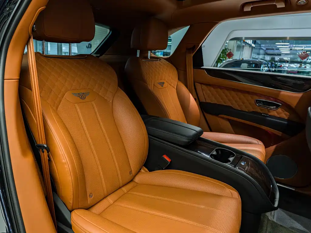 Bentley Bentayga — миниатюра 10