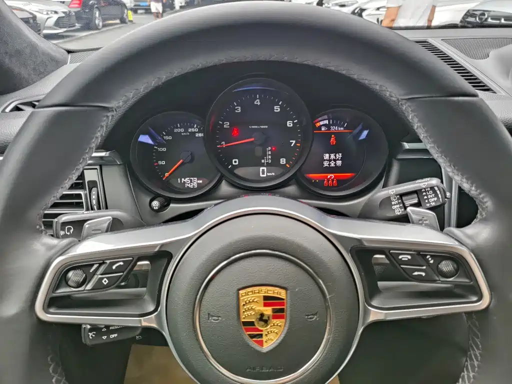 Porsche Macan — миниатюра 15