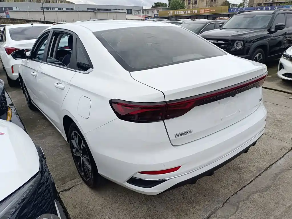 Geely Emgrand — миниатюра 16
