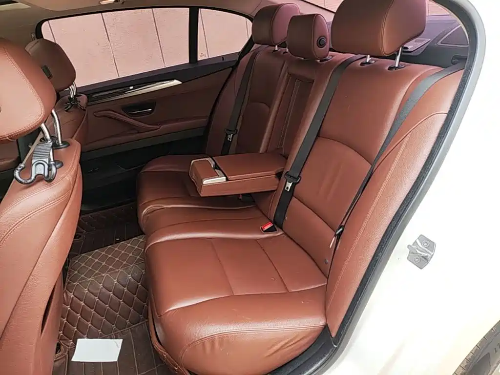 BMW 5 Series — миниатюра 17