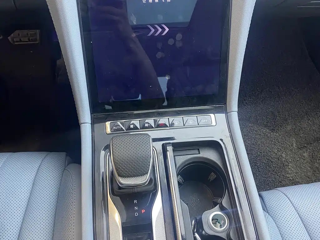 Hongqi Hongqi H5 PHEV — миниатюра 11