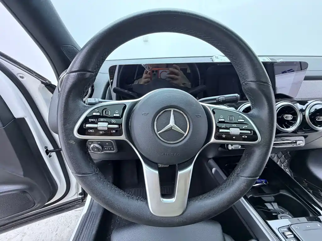 Mercedes-Benz GLB — миниатюра 8