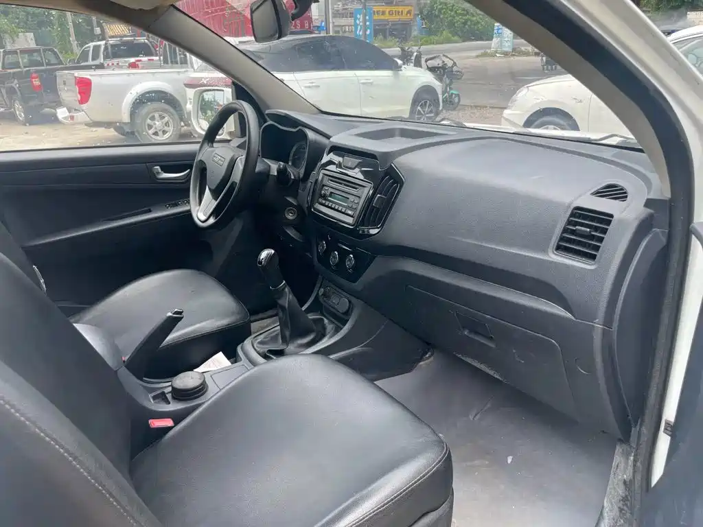 Isuzu RE-MAX Ruimai — миниатюра 8