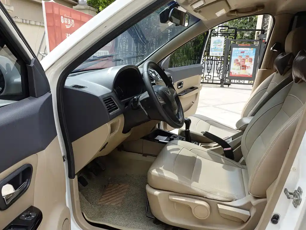 Wuling Hongguang — миниатюра 7