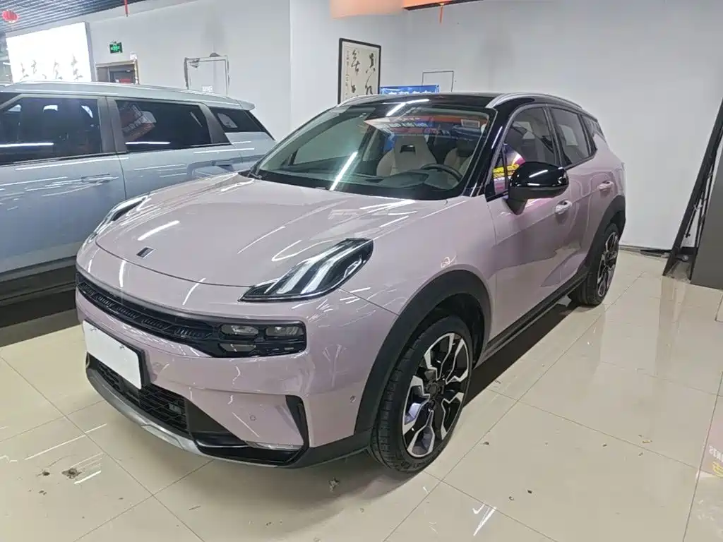 Lynk & Co 06