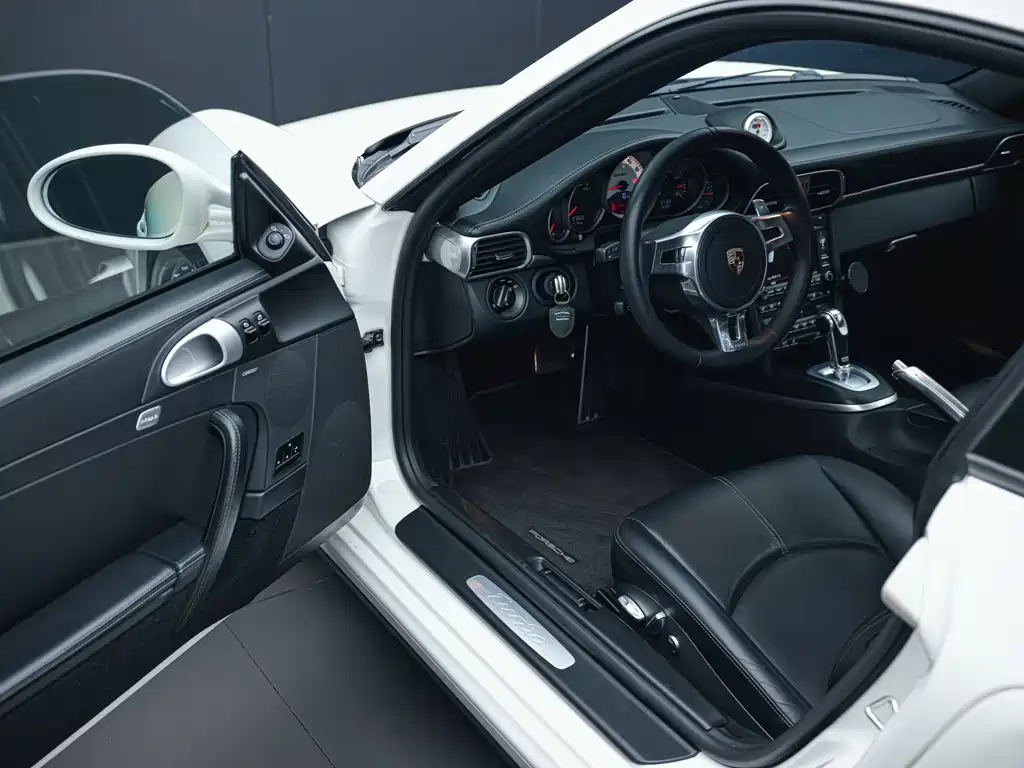 Porsche 911 2010 Turbo 3.8T