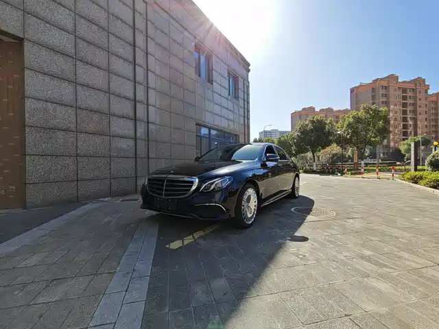 MERCEDES BENZ E CLASS