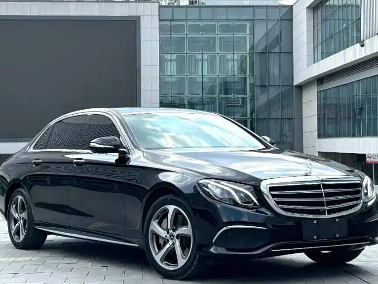 Mercedes-Benz E-Class — миниатюра 3