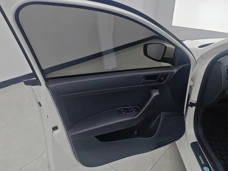 Volkswagen Santana — миниатюра 7