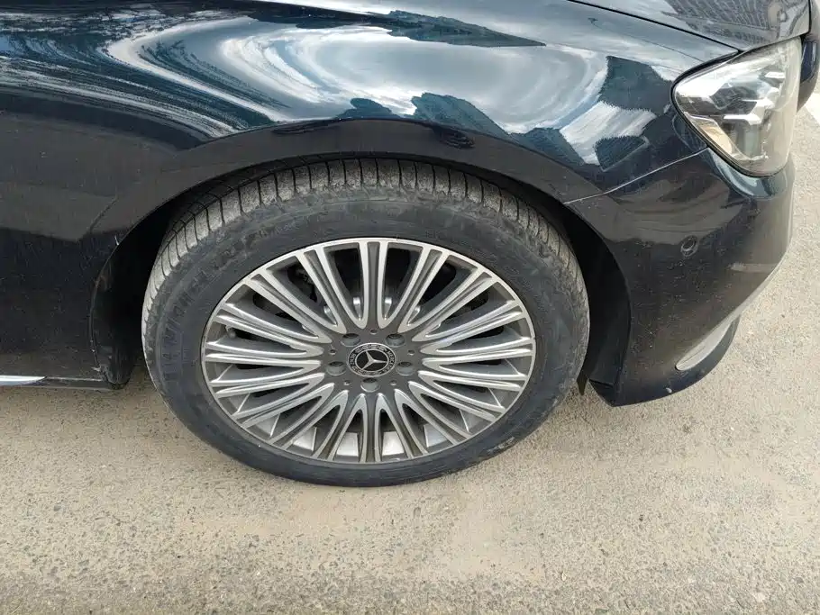 Mercedes-Benz E-Class — миниатюра 6