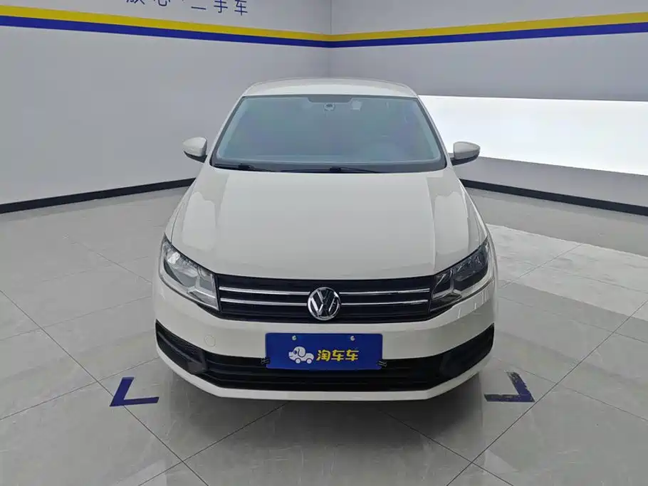 Volkswagen Santana — миниатюра 2