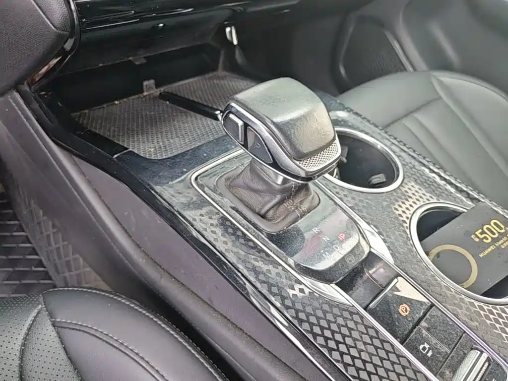 Hongqi Hongqi HS3 — миниатюра 14