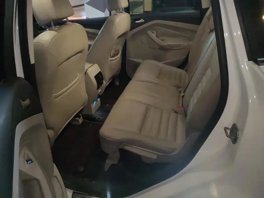 Ford Kuga — миниатюра 11