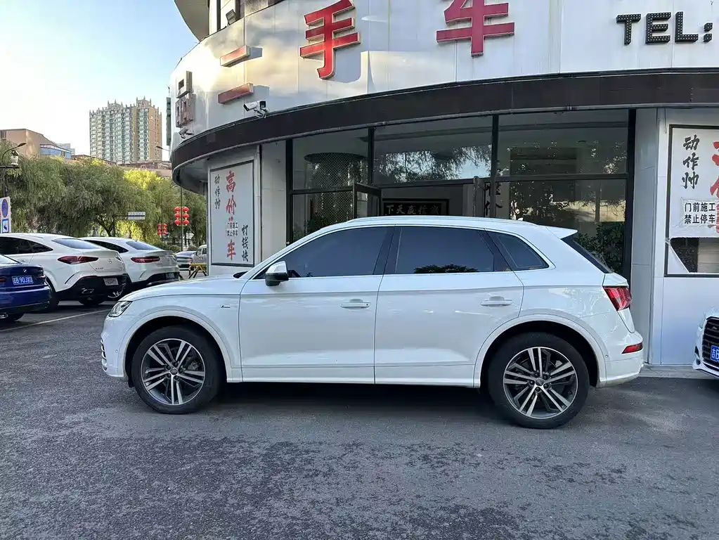 Audi Q5L — миниатюра 3