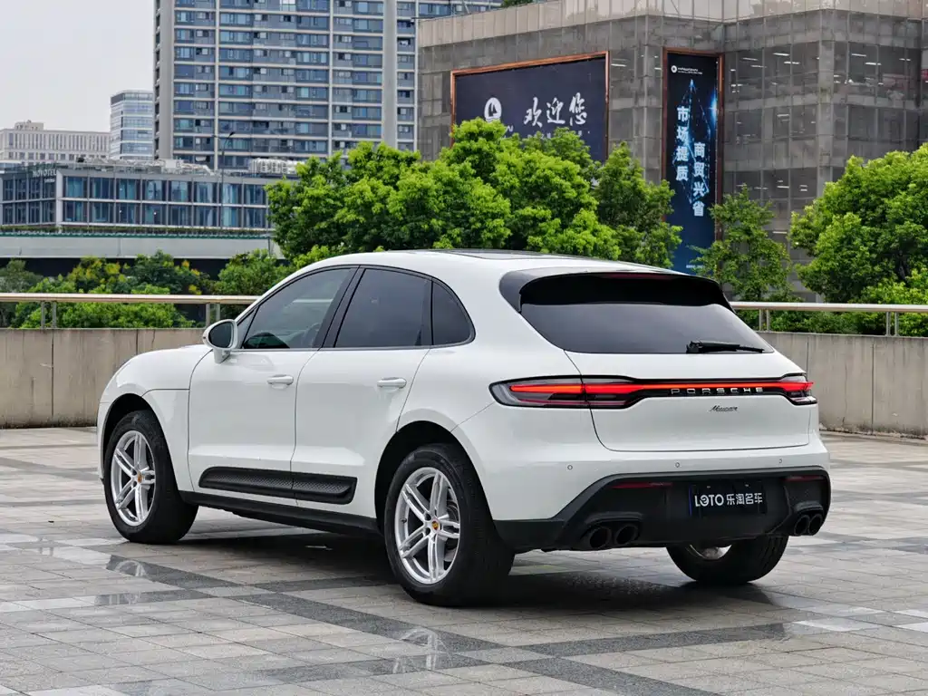 Porsche Macan — миниатюра 5