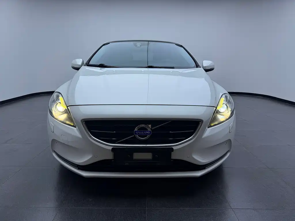Volvo V40 — миниатюра 2