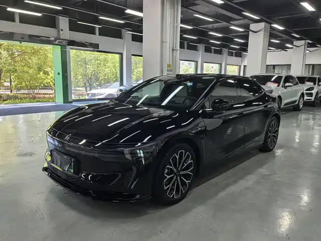 2024 Zeekr 007