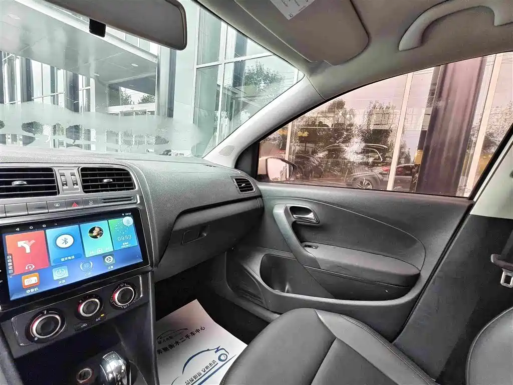 Volkswagen Polo — миниатюра 12