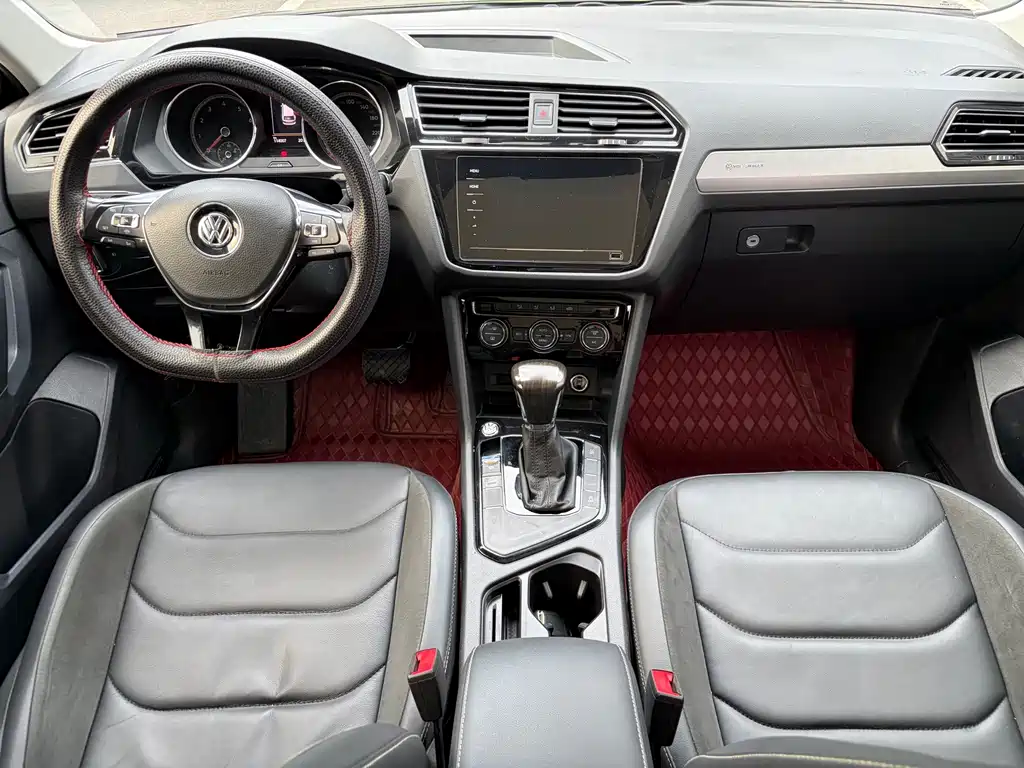 Volkswagen Tiguan L — миниатюра 17