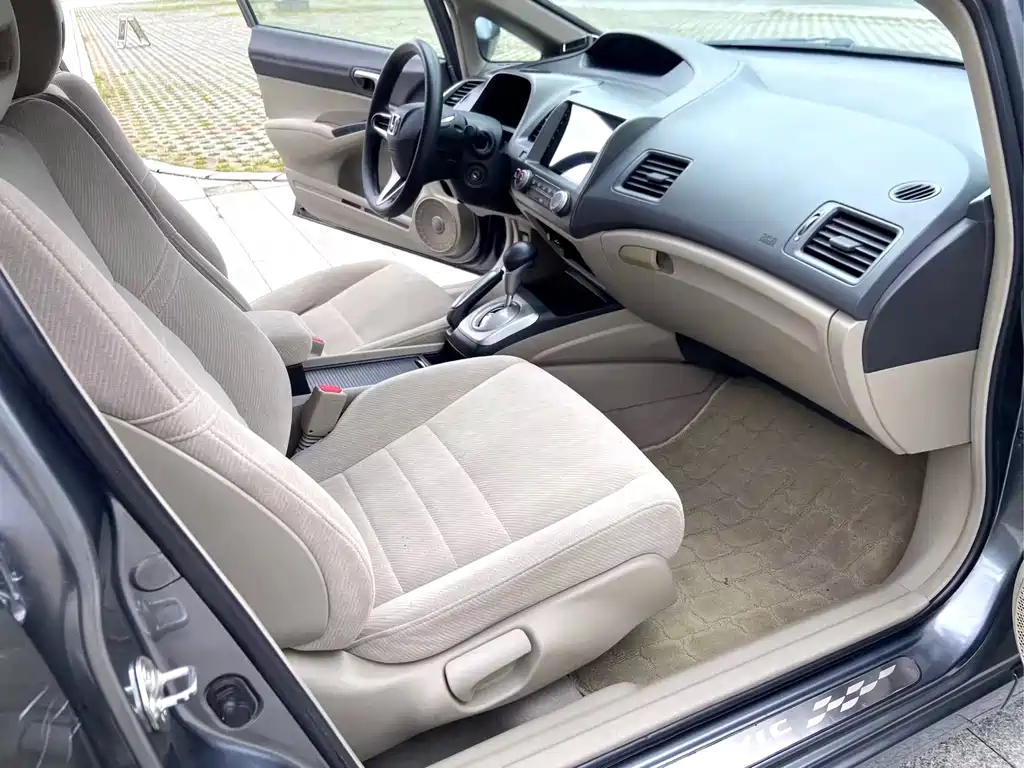 Honda Civic — миниатюра 8