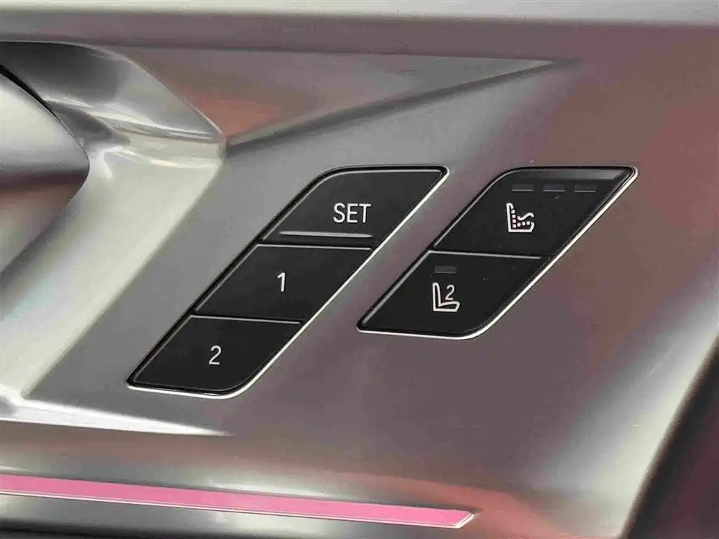 BMW XM — миниатюра 15