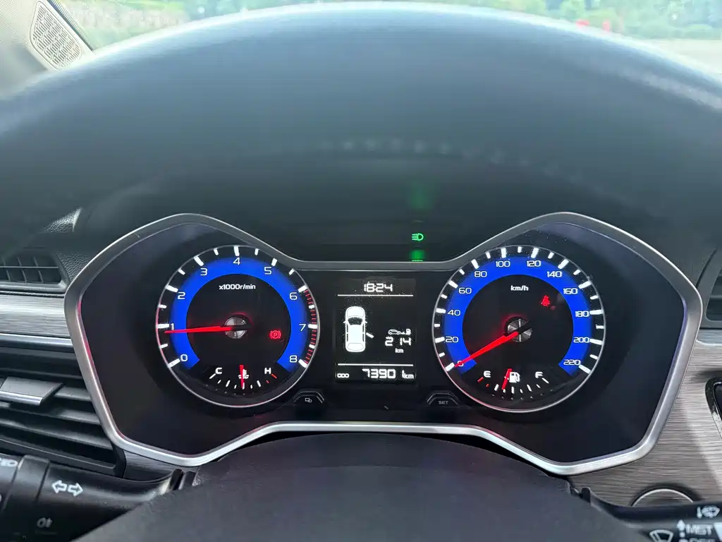 Geely Vision X3 — миниатюра 11