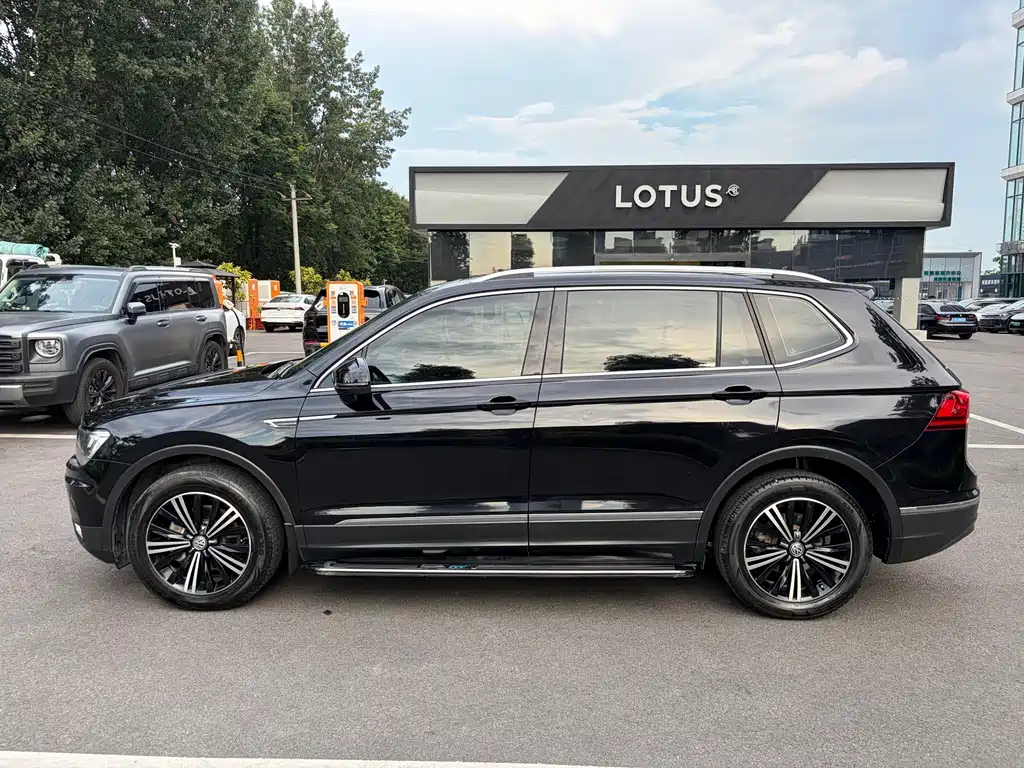 Volkswagen Tiguan L — миниатюра 19