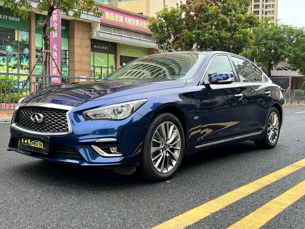 INFINITI Q50L