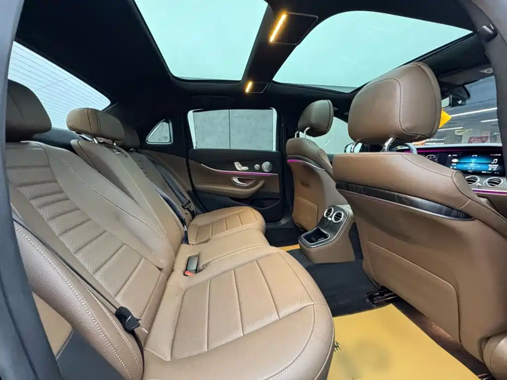 Mercedes-Benz E-Class — миниатюра 10