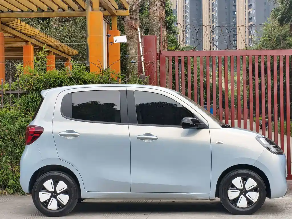 Wuling MINIEV — миниатюра 4