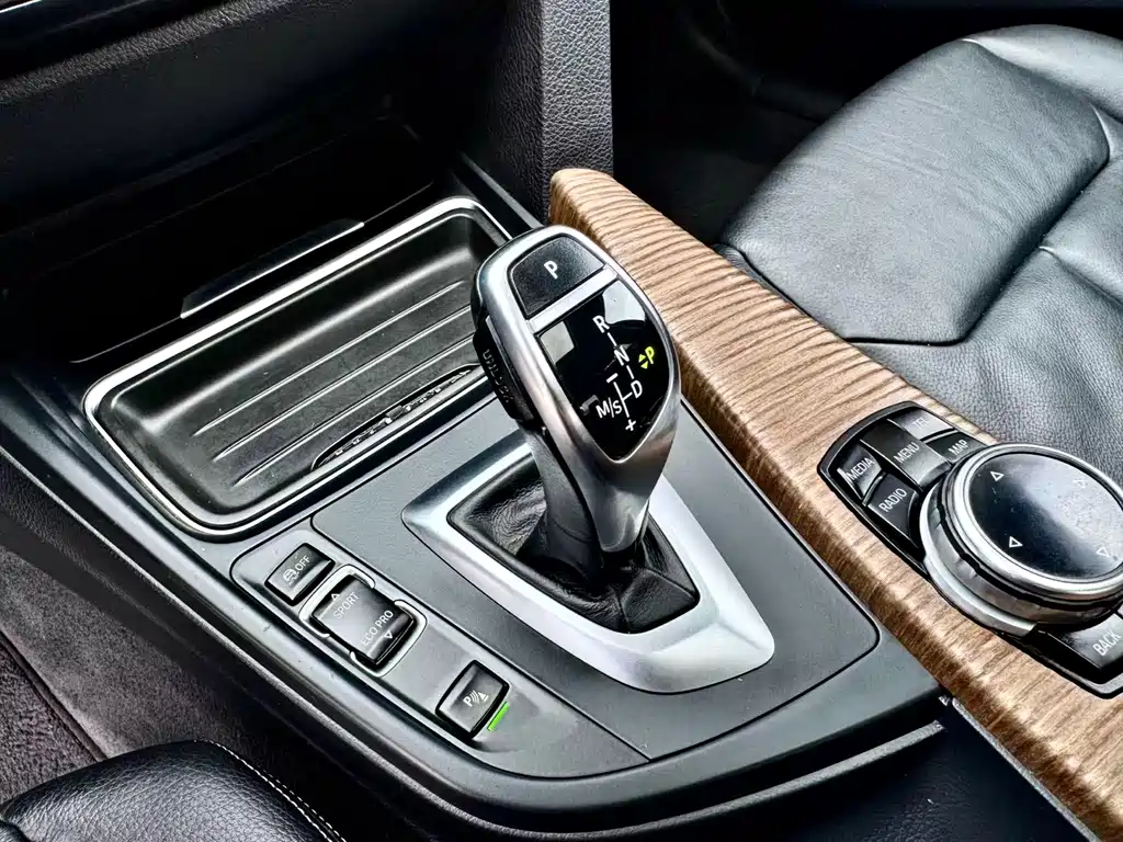BMW 3 Series — миниатюра 11