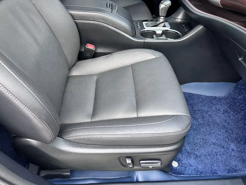 Toyota Highlander — миниатюра 10