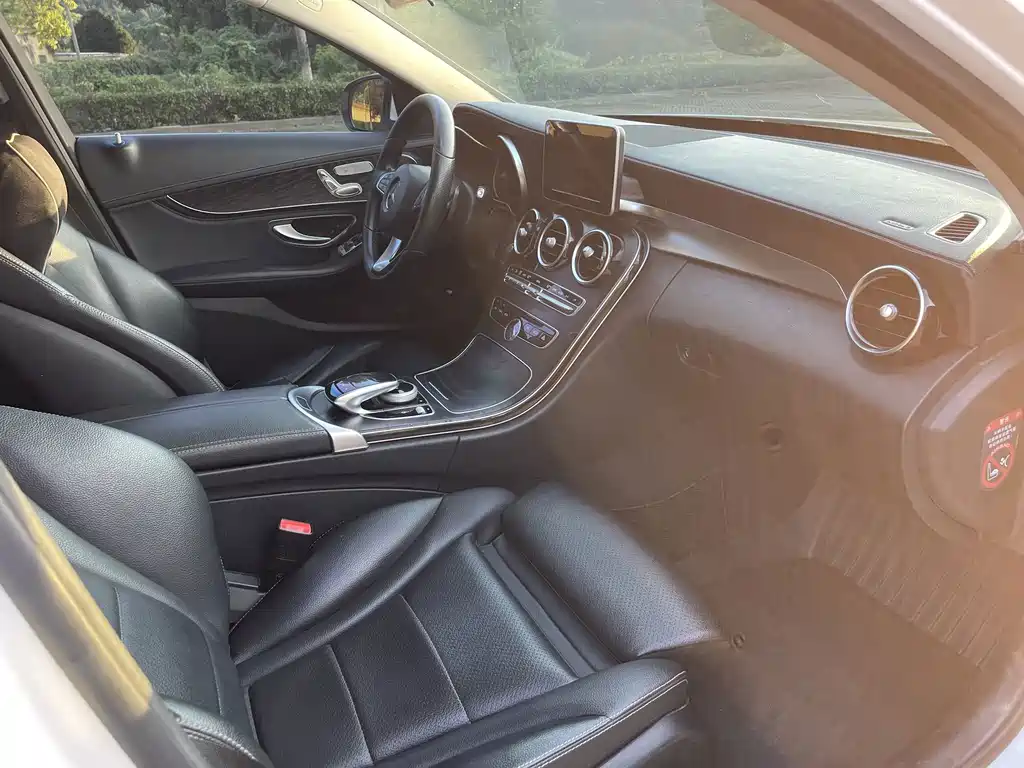 Mercedes-Benz C-Class — миниатюра 8